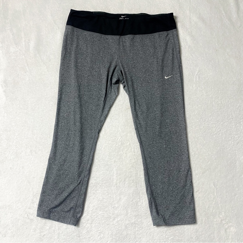 Nike dri-fit gray athletic cropped leggings size XL